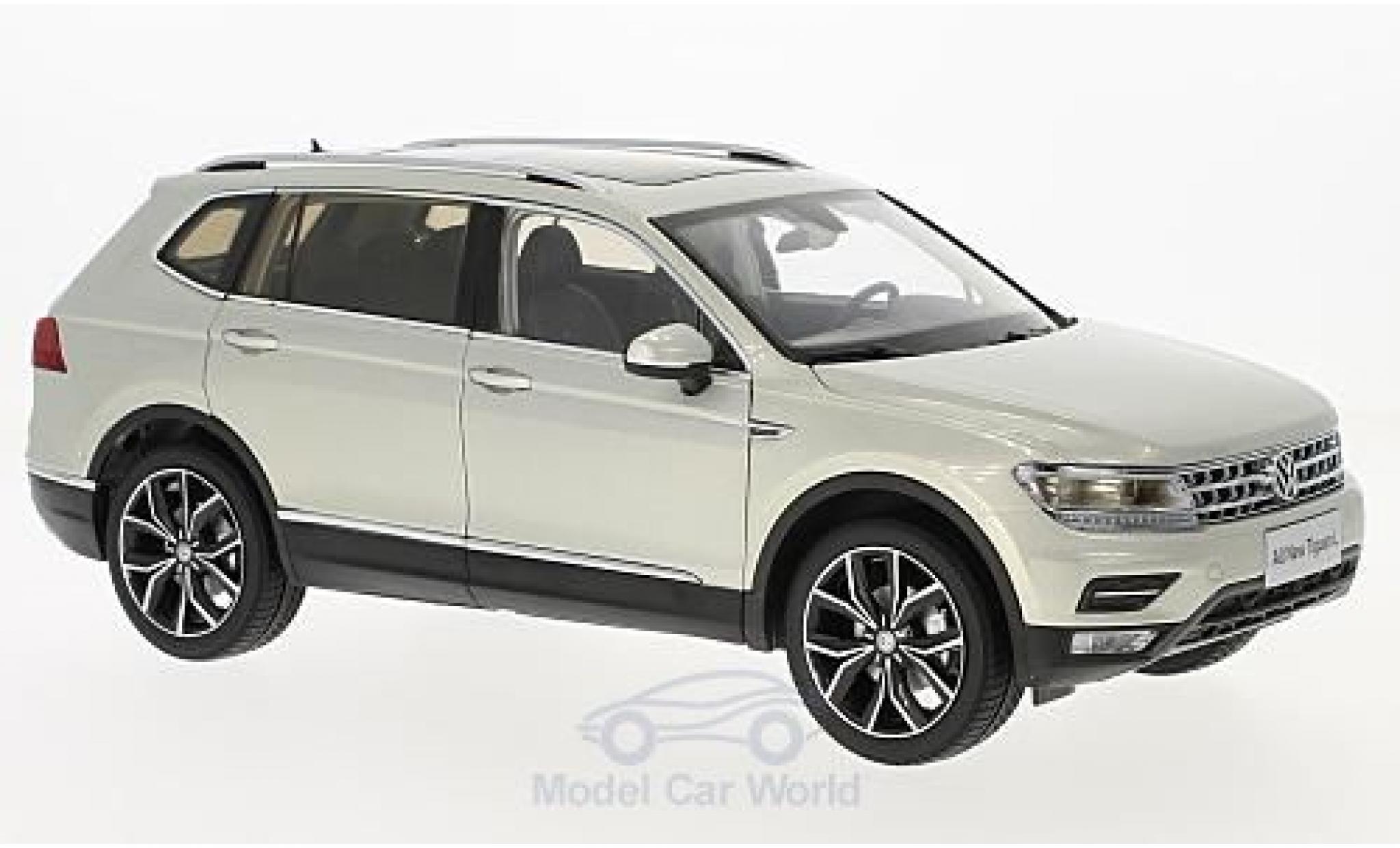 Volkswagen Tiguan 1/18 Paudi L grey 2017 diecast model cars