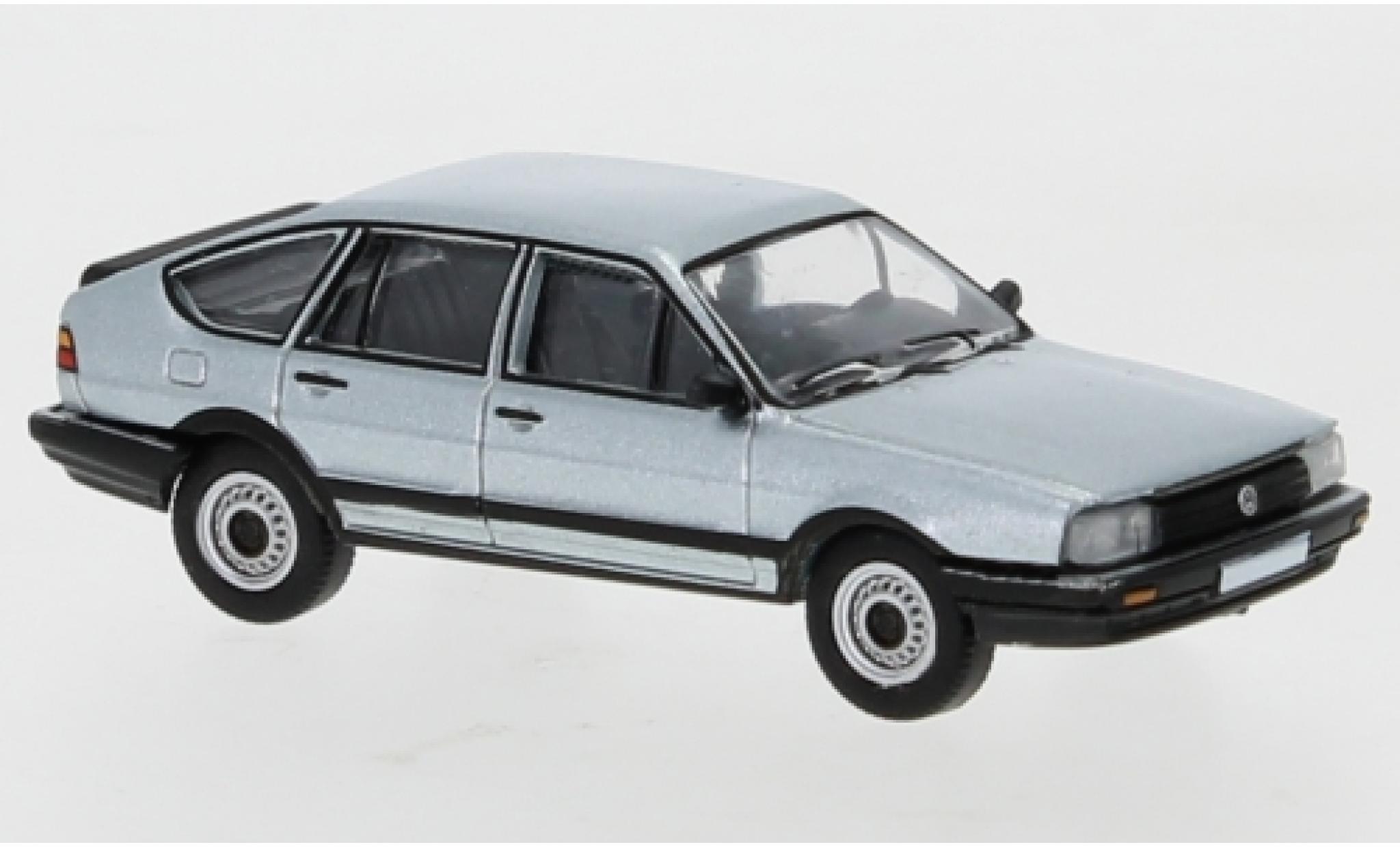Volkswagen Passat 1/87 PCX87 B2 grey 1985 diecast model cars