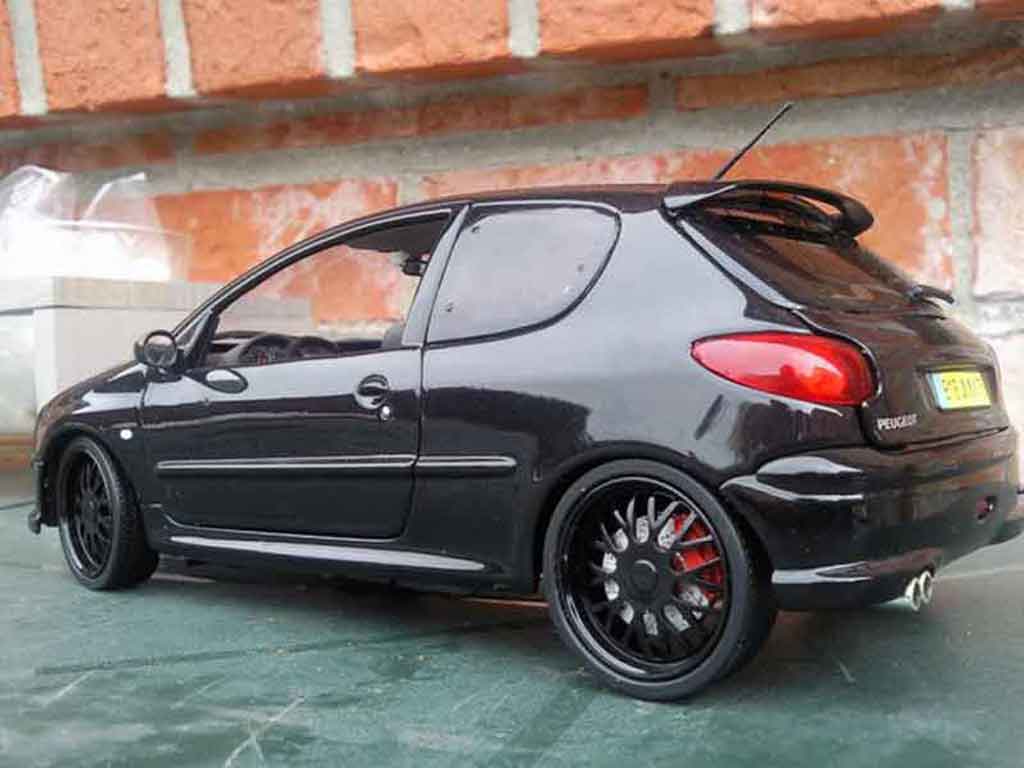Peugeot 206 RC jantes blacks et vitres teintees 1/18 Norev