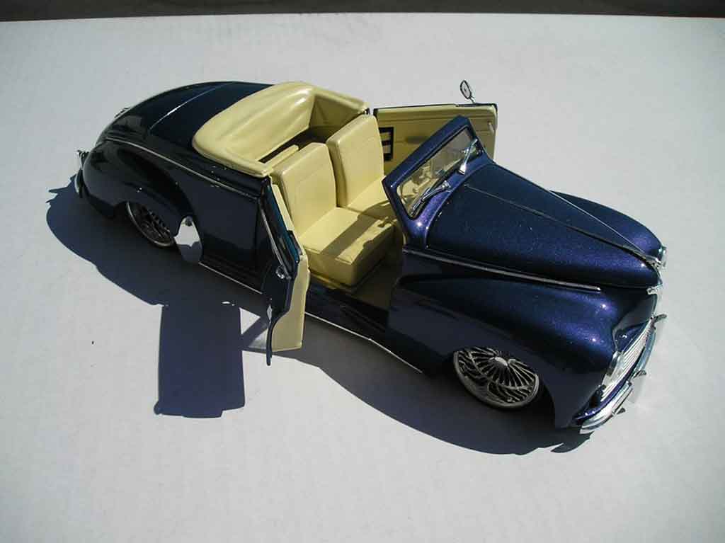 Peugeot 203 cabriolet 1954 blue metalise jantes low riders 1/18 Solido