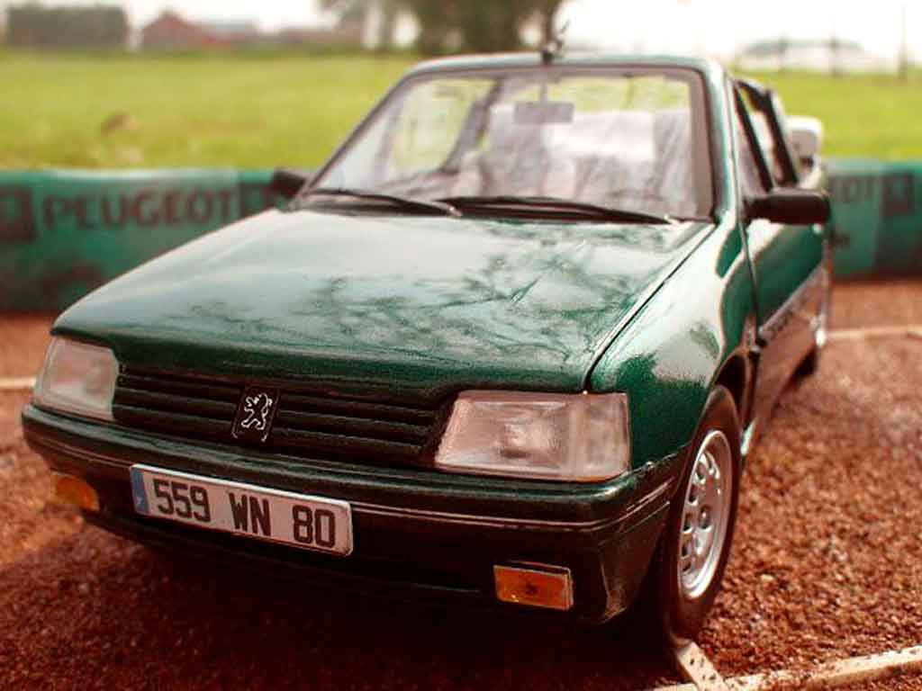 Peugeot 205 CTI roland garros cabriolet 1/18 Solido