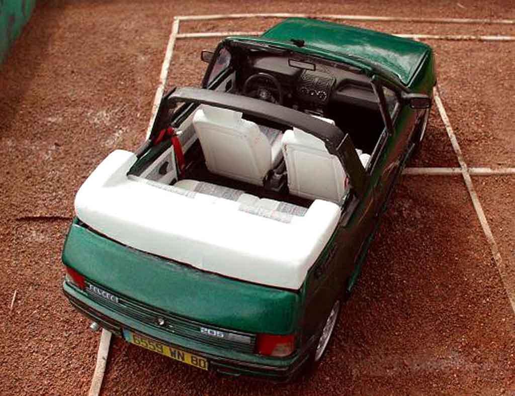 Peugeot 205 CTI roland garros cabriolet 1/18 Solido