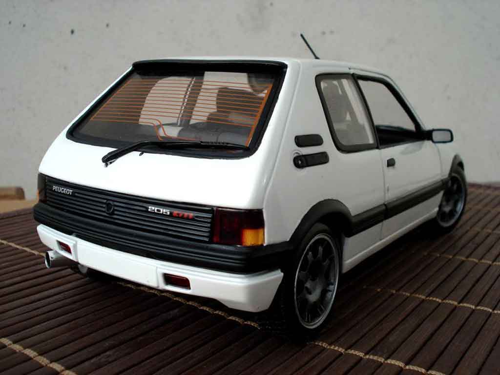 Peugeot 205 GTI white jantes pts 1/18 Solido
