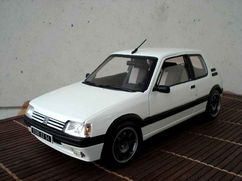 Peugeot 205 GTI white jantes pts 1/18 Solido