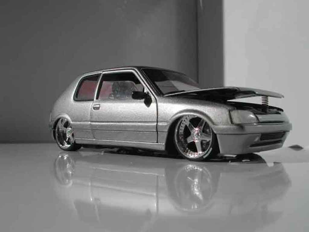 Peugeot 205 GTI grey metallisee jantes racing hart 17 pouces 1/18 Solido
