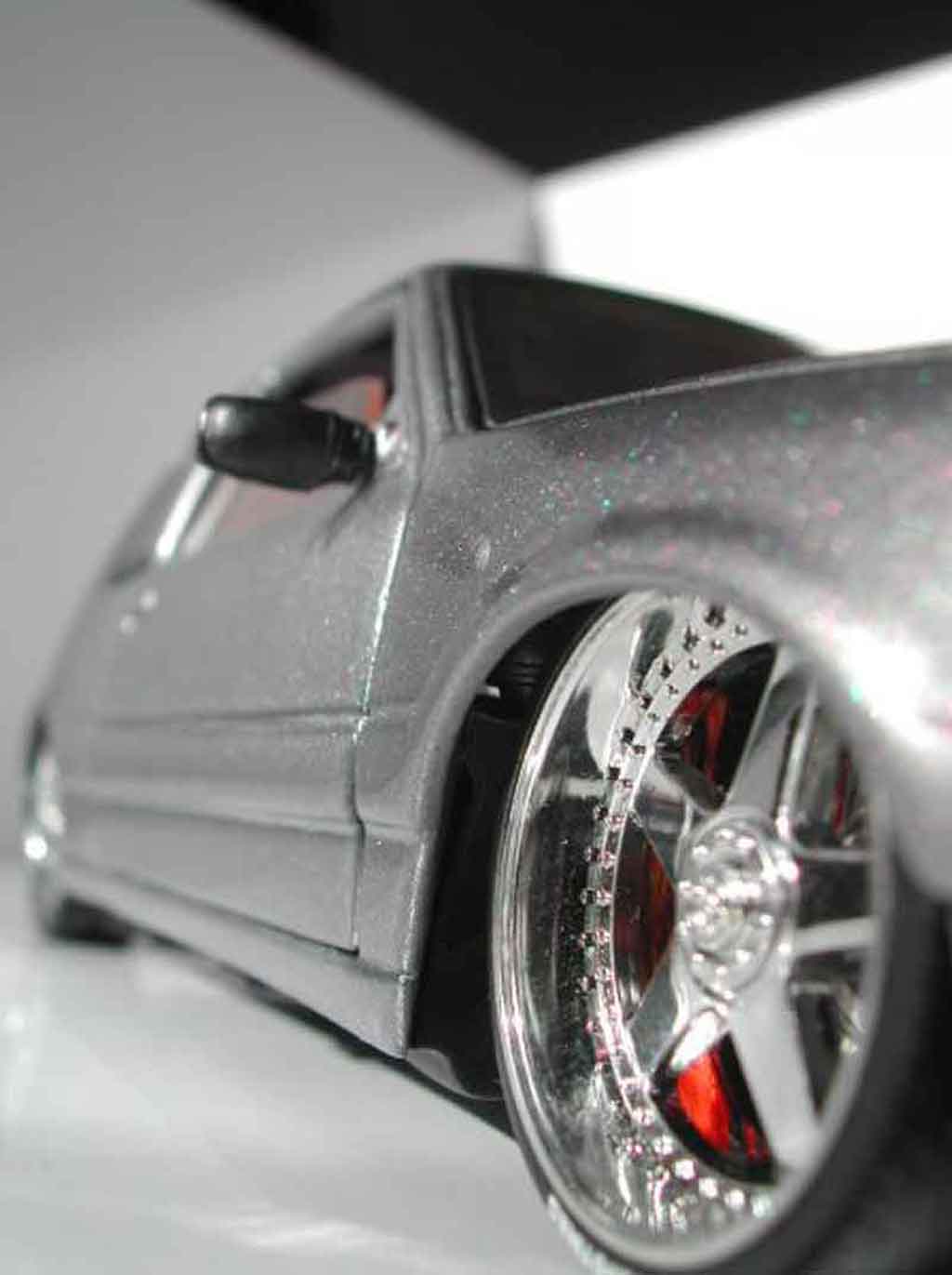 Peugeot 205 GTI grey metallisee jantes racing hart 17 pouces 1/18 Solido