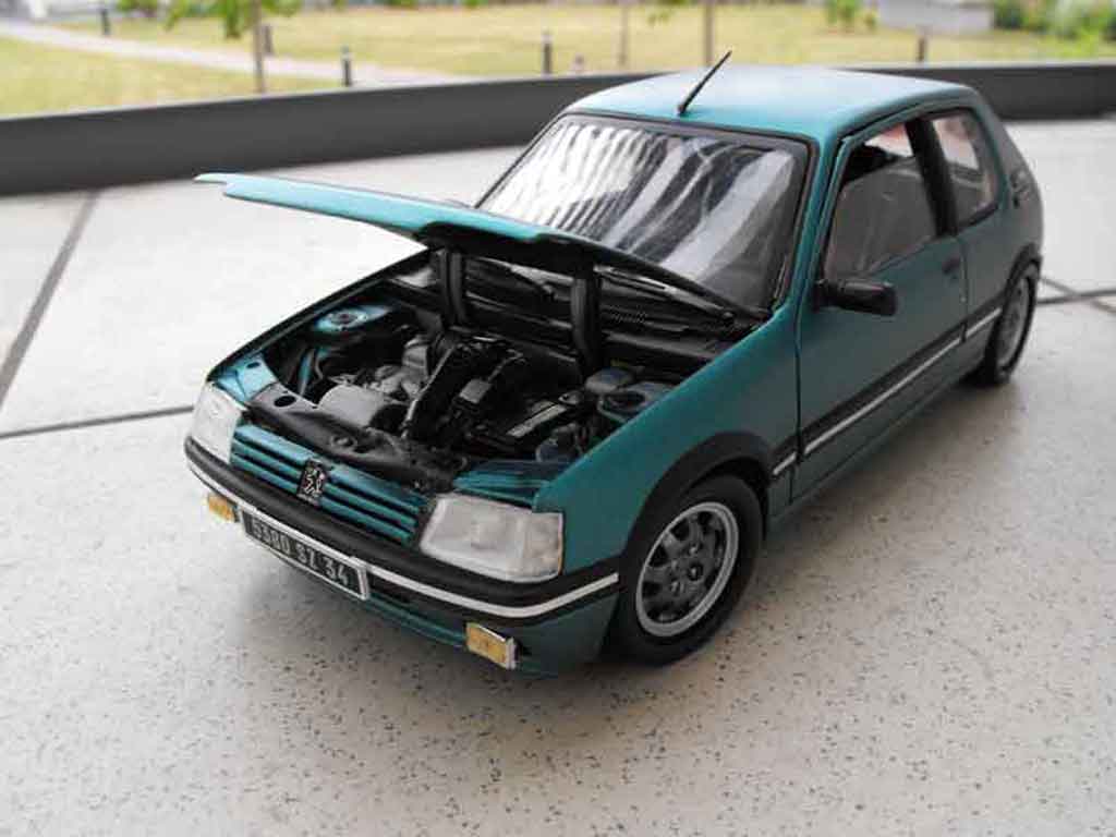 Peugeot 205 GTI Griffe rabaissee 1/18 Solido