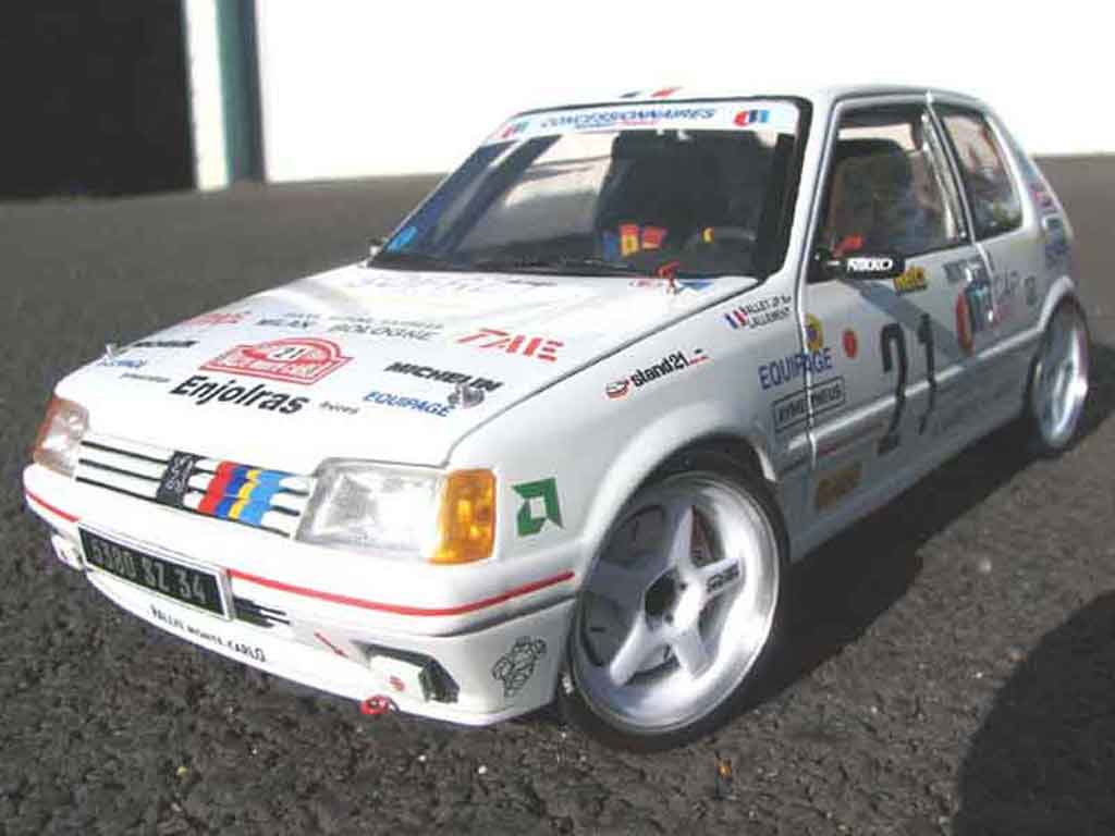 Peugeot 205 Rallye 1/18 Solido Rally siglee pts diecast model cars