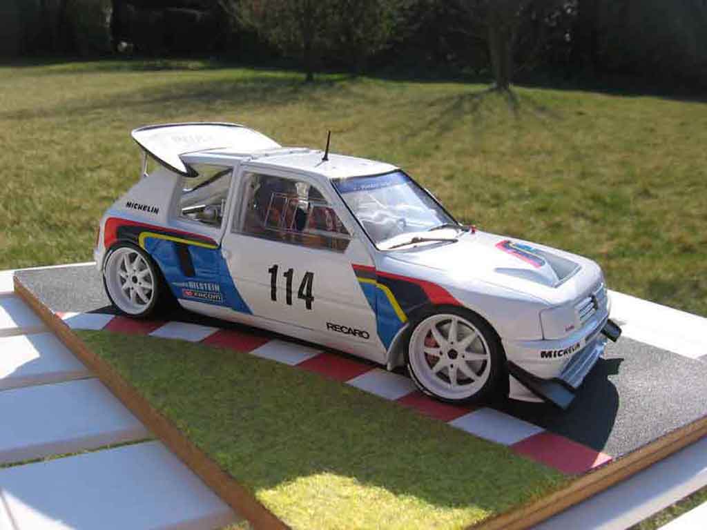 Peugeot 205 Turbo 16 rallye T16 1/18 Solido
