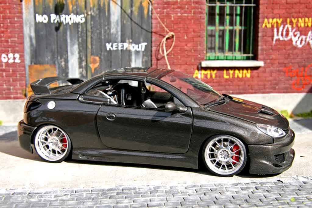 Peugeot 206 CC carbon covered 1/18 Solido