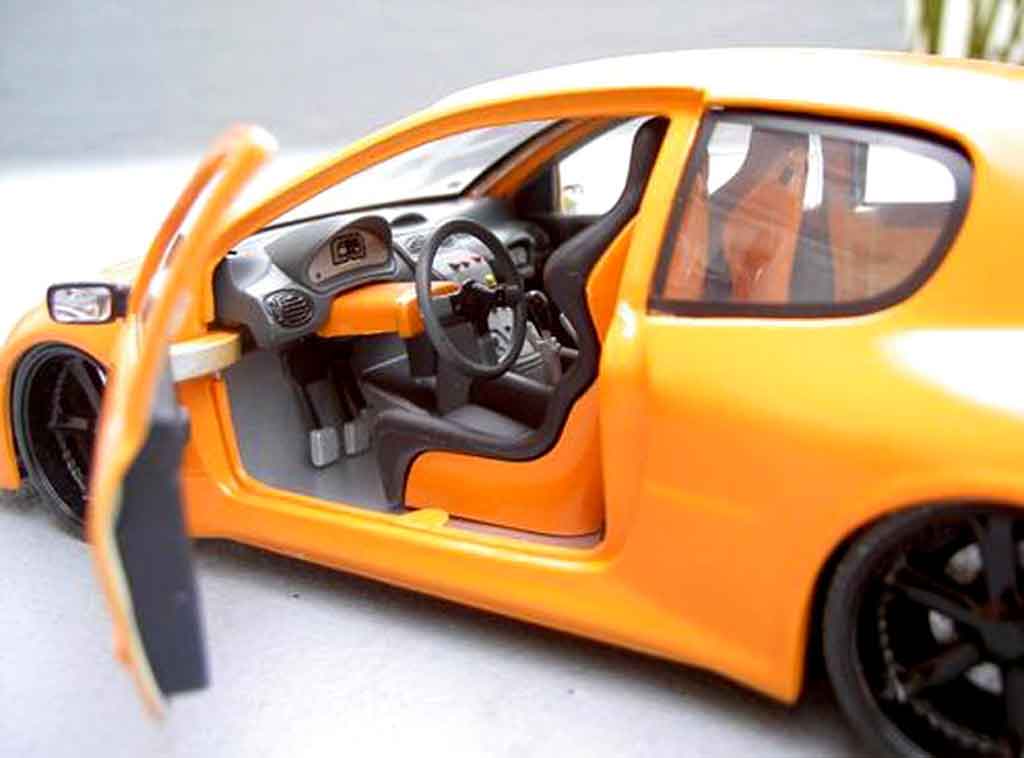 Peugeot 206 WRC street racing orange 1/18 Solido