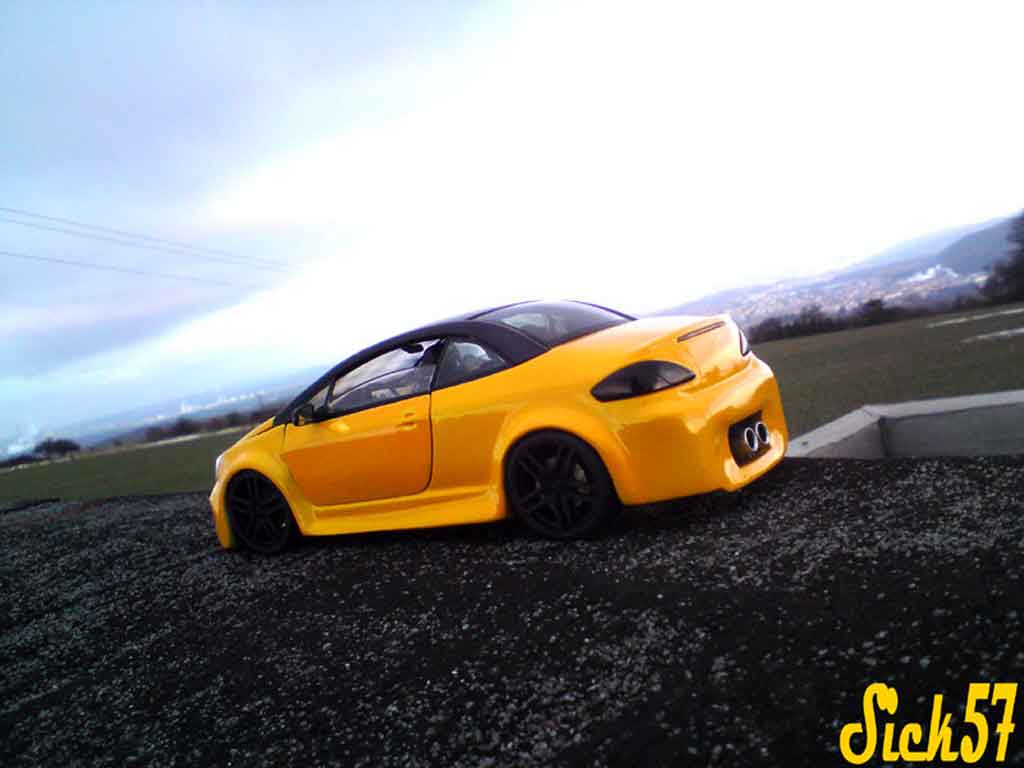 Peugeot 307 CC show car yellow 1/18 Solido