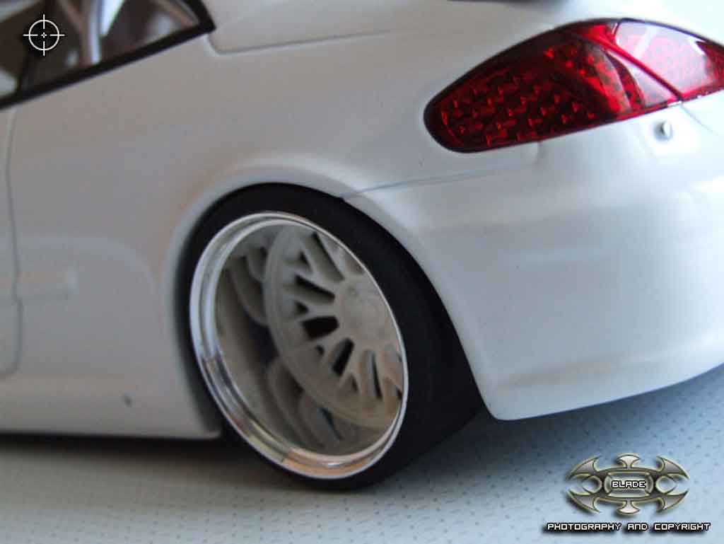 Peugeot 307 WRC plain body white jantes bbs 1/18 Autoart