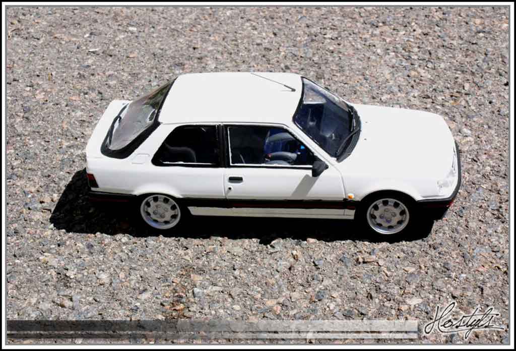 Peugeot 309 GTI 16 soupapes white 1/18 Ottomobile
