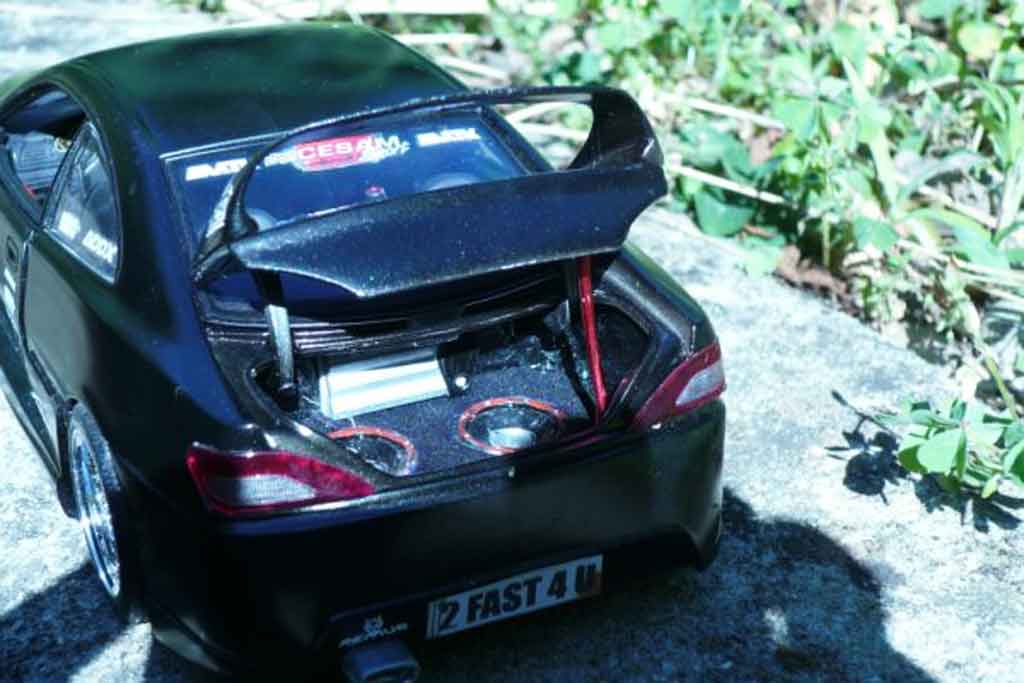 Peugeot 406 Base black jantes 17 pouces sono subwoofer 1/18 Gate