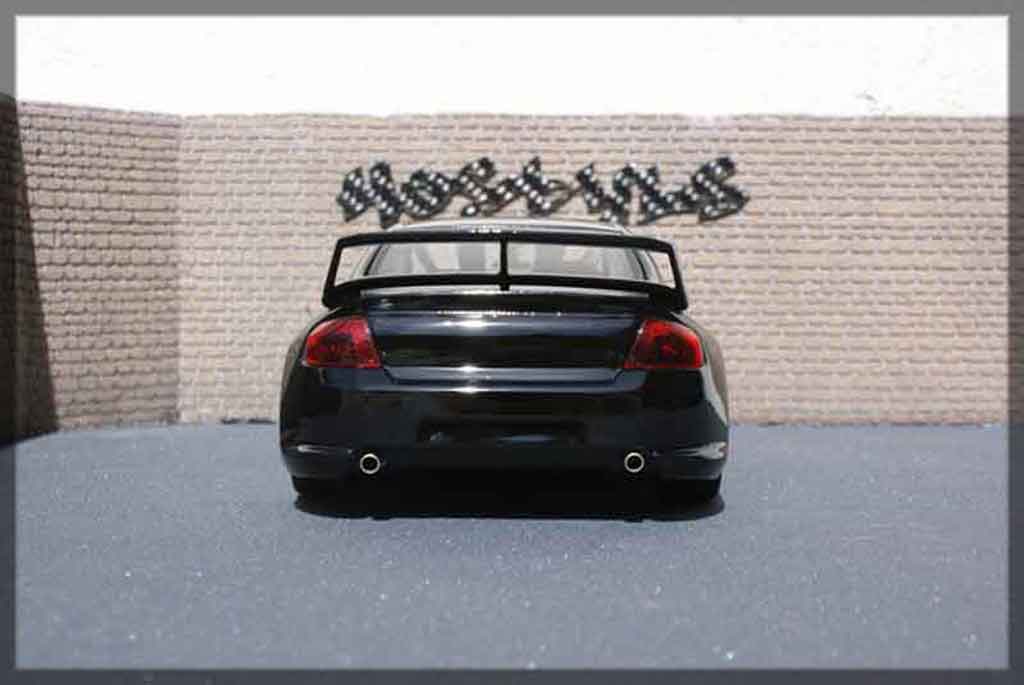 Peugeot 407 Silhouette plain body noir 1/18 Motormax