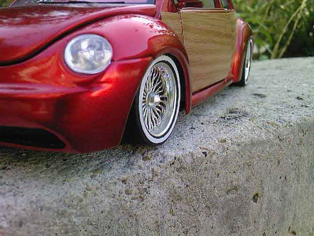 Volkswagen New Beetle Base low rider 1/18 Burago