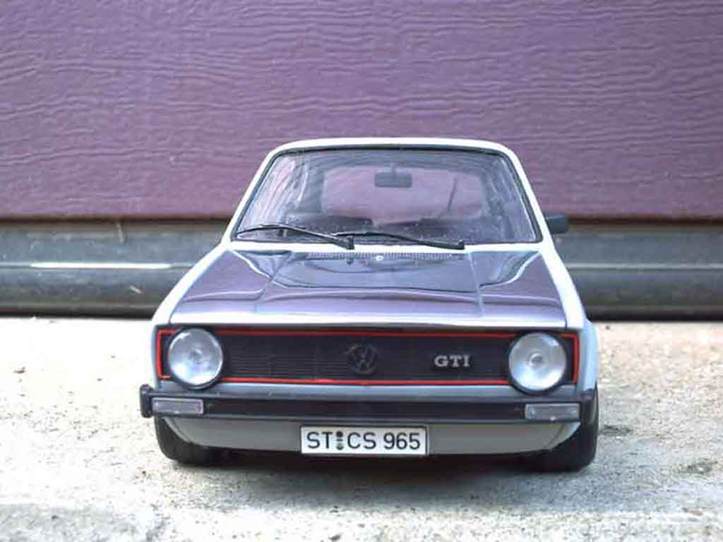 Volkswagen Golf GTI jantes toles bords larges capot poli 1/18 Solido
