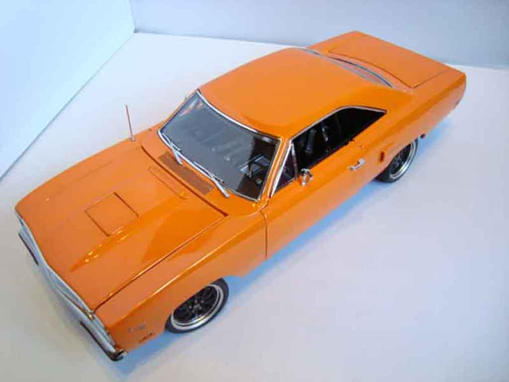 Porsche 911 Base road runner 1970 limited edition of 1/18 GMP