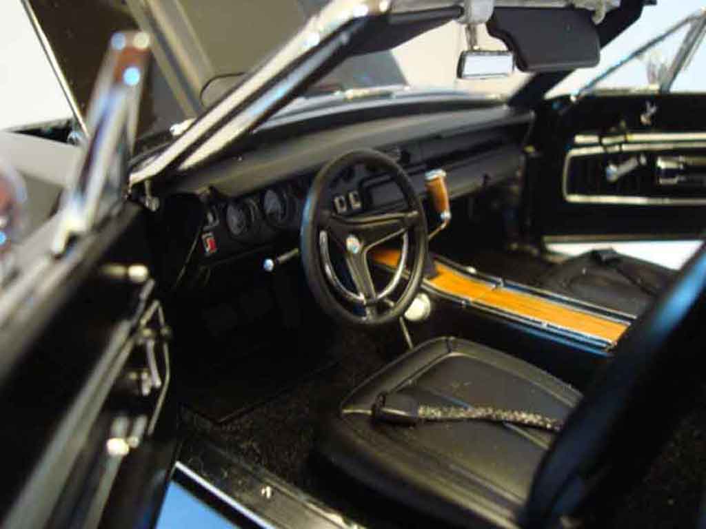 Plymouth GTX Road Runner roadrunner 440+6 black 1970 limited edition of 1250 1/18 GMP