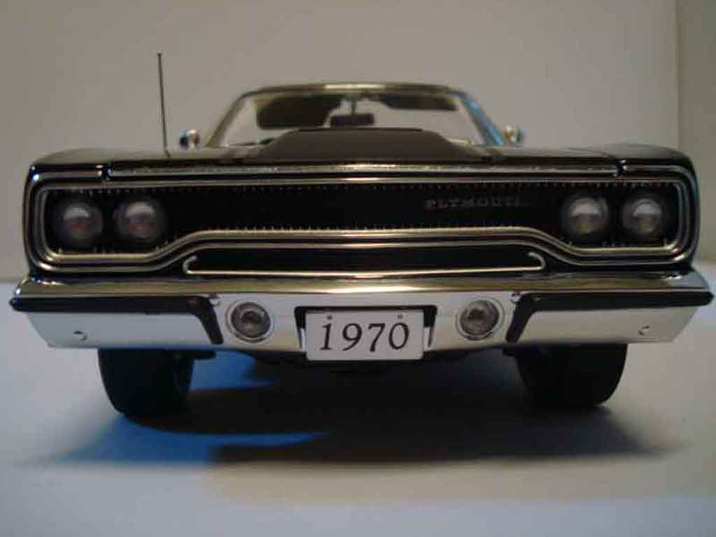 Plymouth GTX Road Runner roadrunner 440+6 black 1970 limited edition of 1250 1/18 GMP
