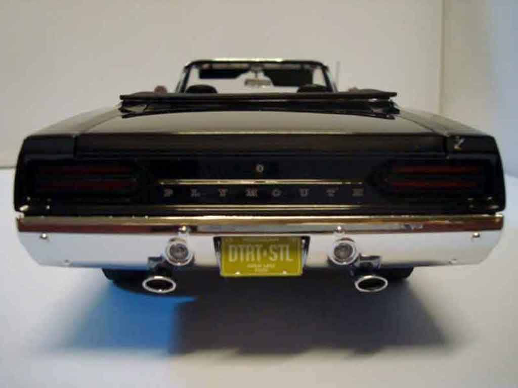Plymouth GTX Road Runner roadrunner 440+6 black 1970 limited edition of 1250 1/18 GMP