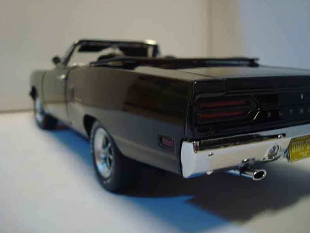 Plymouth GTX Road Runner roadrunner 440+6 black 1970 limited edition of 1250 1/18 GMP