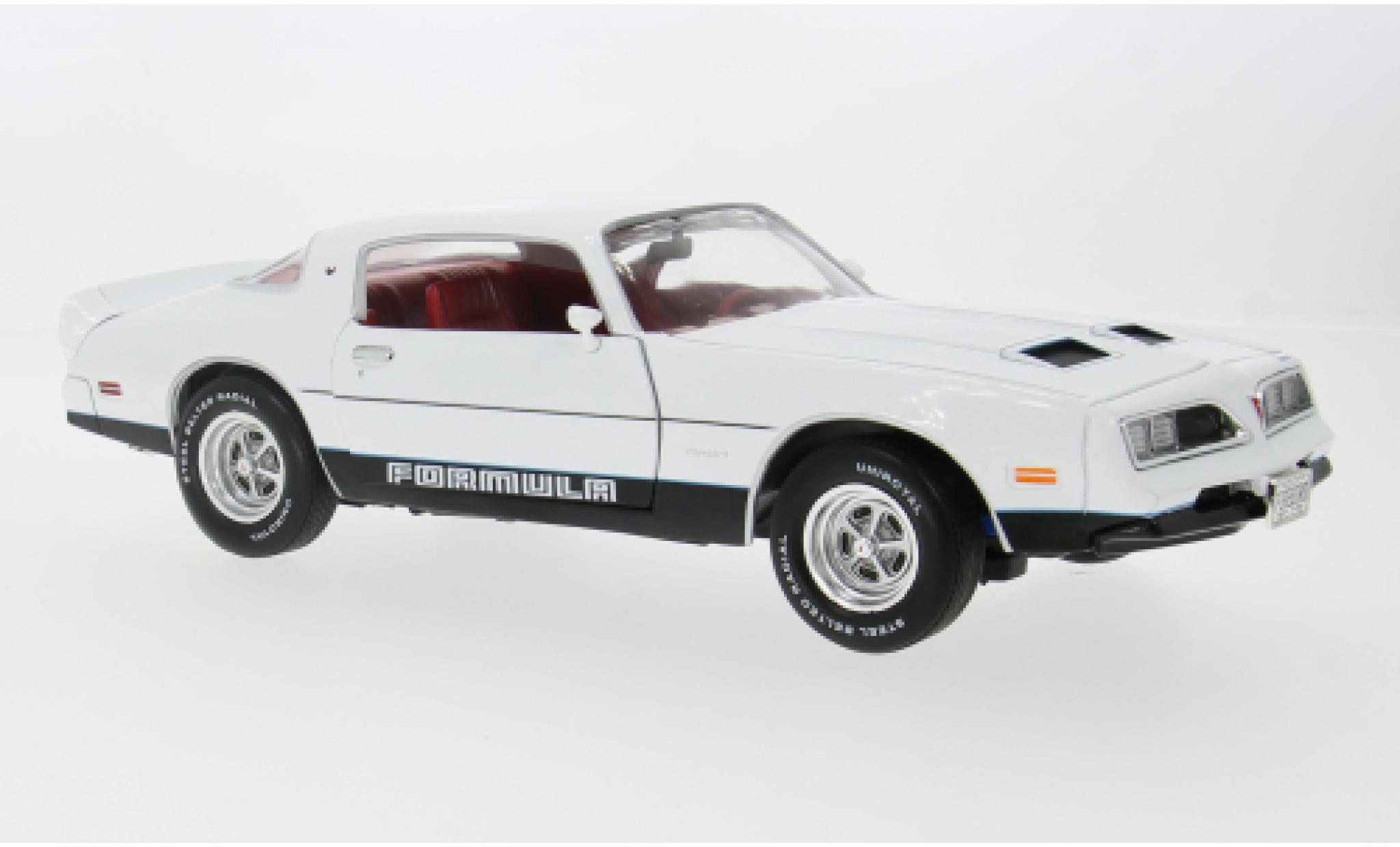 Pontiac Firebird 1/18 Auto World Formu white 1:18 diecast model cars