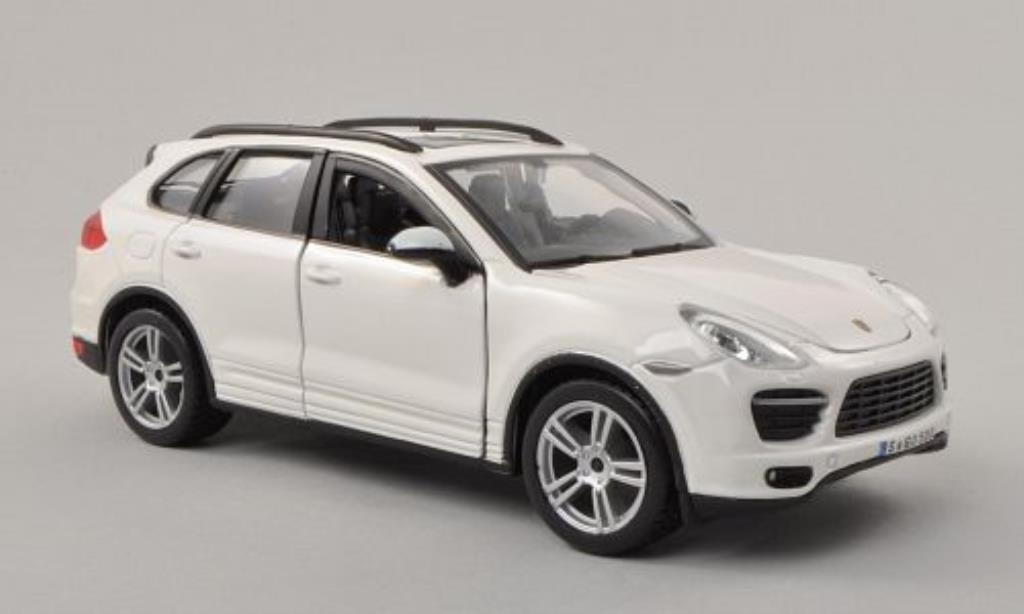 Porsche Cayenne Turbo 1/24 Burago (92A) Turbo white diecast model cars