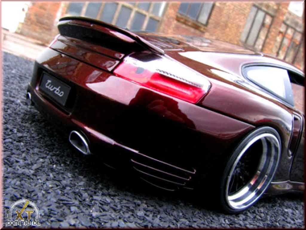 Porsche 996 Turbo 1/18 Autoart Turbo peinture cameleon et jantes 20 pouces diecast model cars