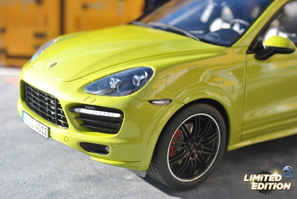 Porsche Cayenne GTS green 1/18 GT Spirit