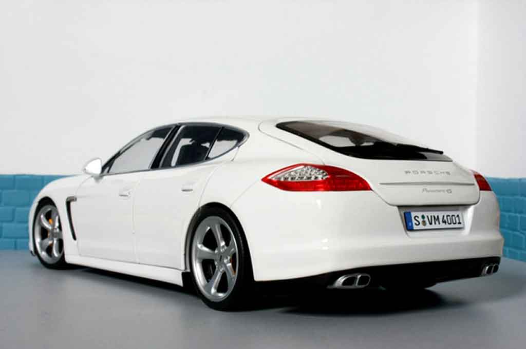 Porsche Panamera 4S white 1/18 Norev
