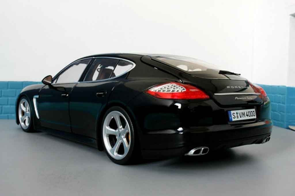 Porsche Panamera Turbo S black 1/18 Norev