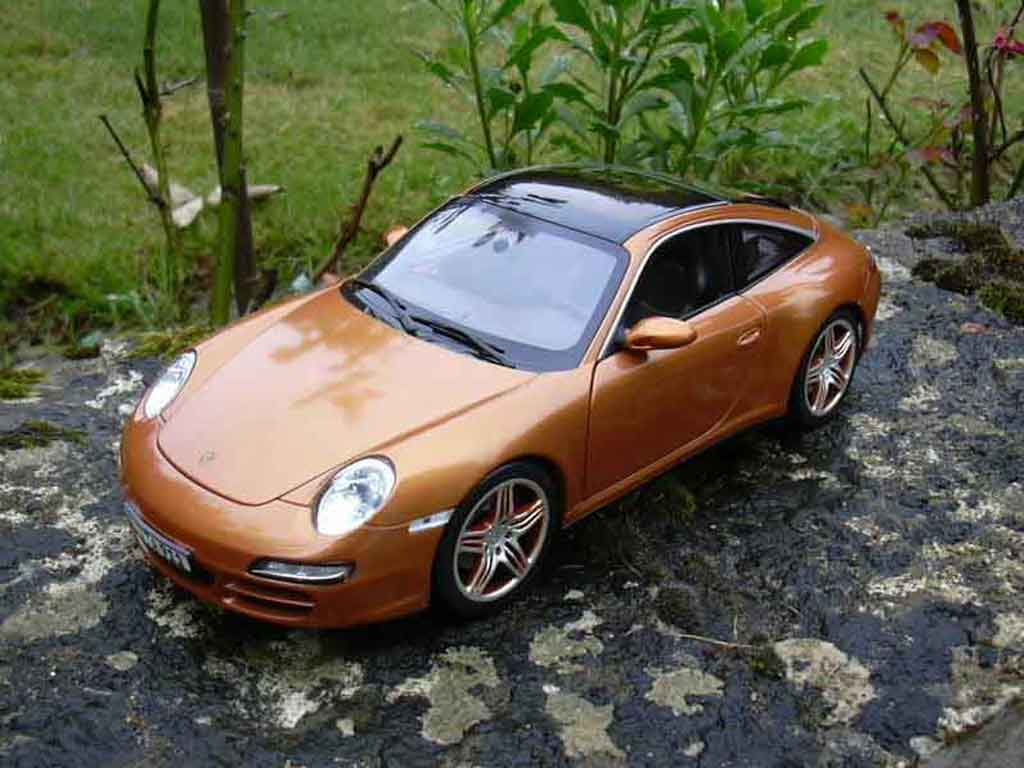 Porsche 911 Targa 4S orange 1/18 Norev