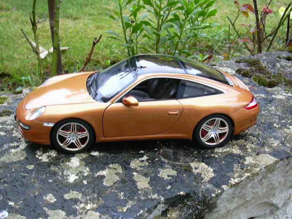 Porsche 911 Targa 4S orange 1/18 Norev