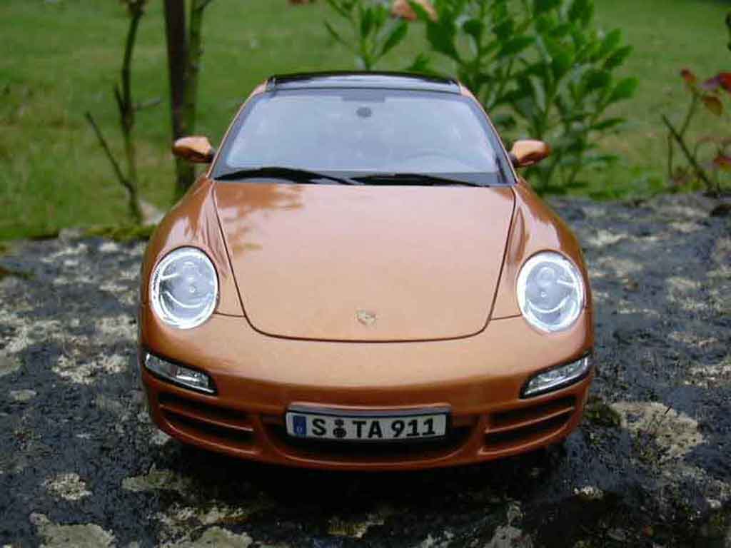 Porsche 911 Targa 4S orange 1/18 Norev