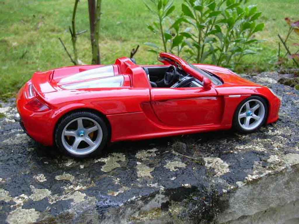 Porsche Carrera GT Base red 1/18 Maisto