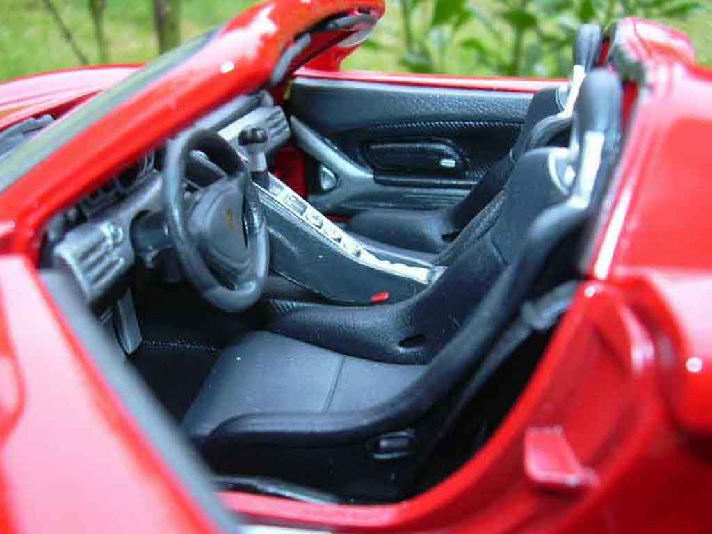 Porsche Carrera GT Base red 1/18 Maisto