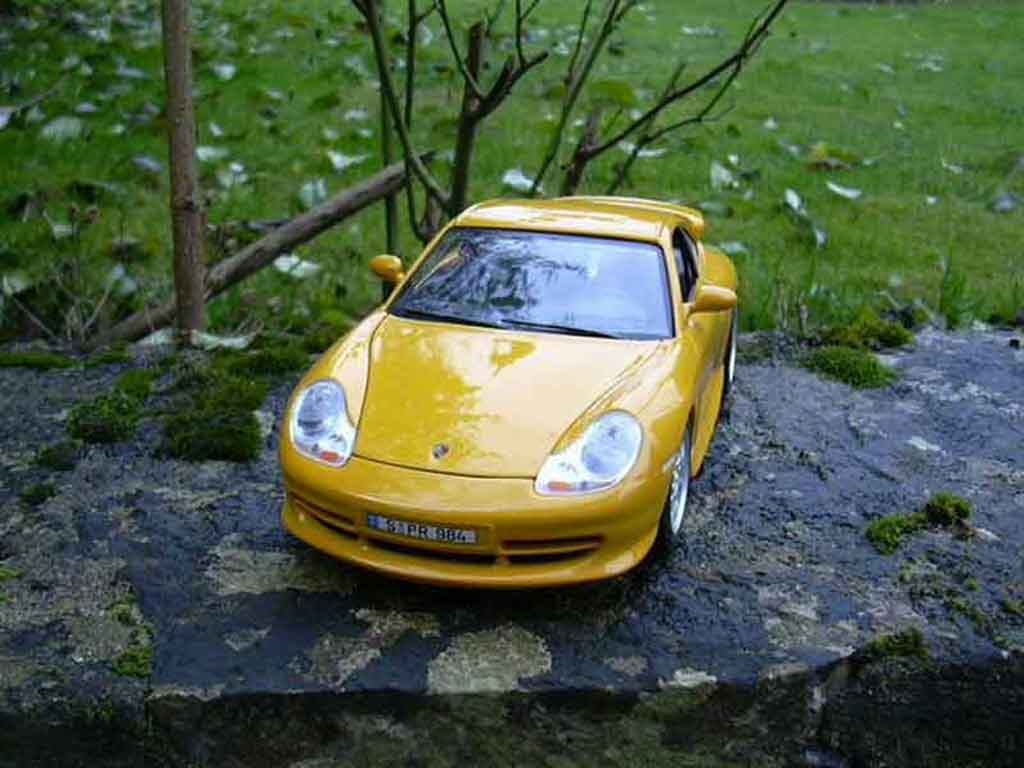 Porsche 911 GT3 99 yellow 1/18 Burago