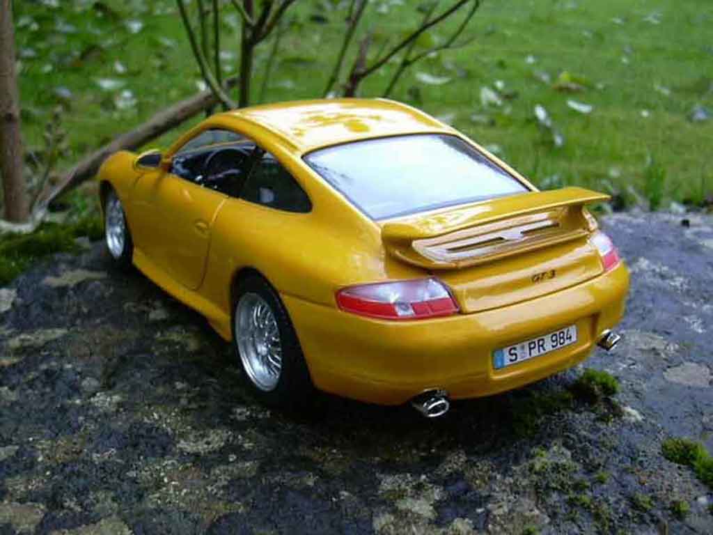 Porsche 996 GT3 1/18 Burago GT3 99 yellow diecast model cars