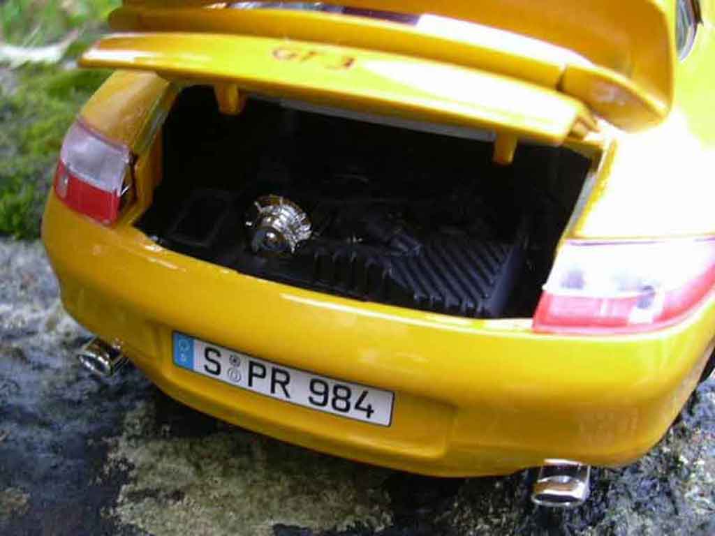 Porsche 911 GT3 99 yellow 1/18 Burago