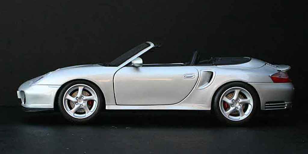Porsche 911 Turbo cabriolet grey 1/18 Maisto