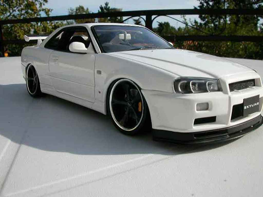 Nissan Skyline R34 blanche jantes techart 1/18 Autoart