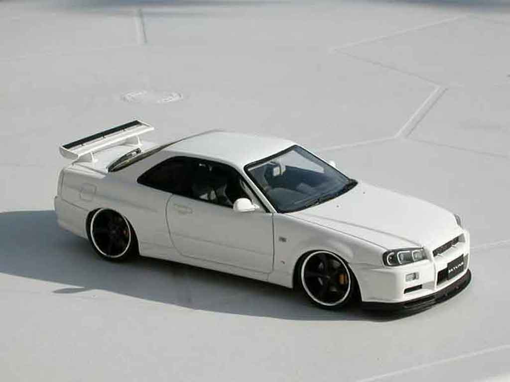 Nissan Skyline R34 blanche jantes techart 1/18 Autoart