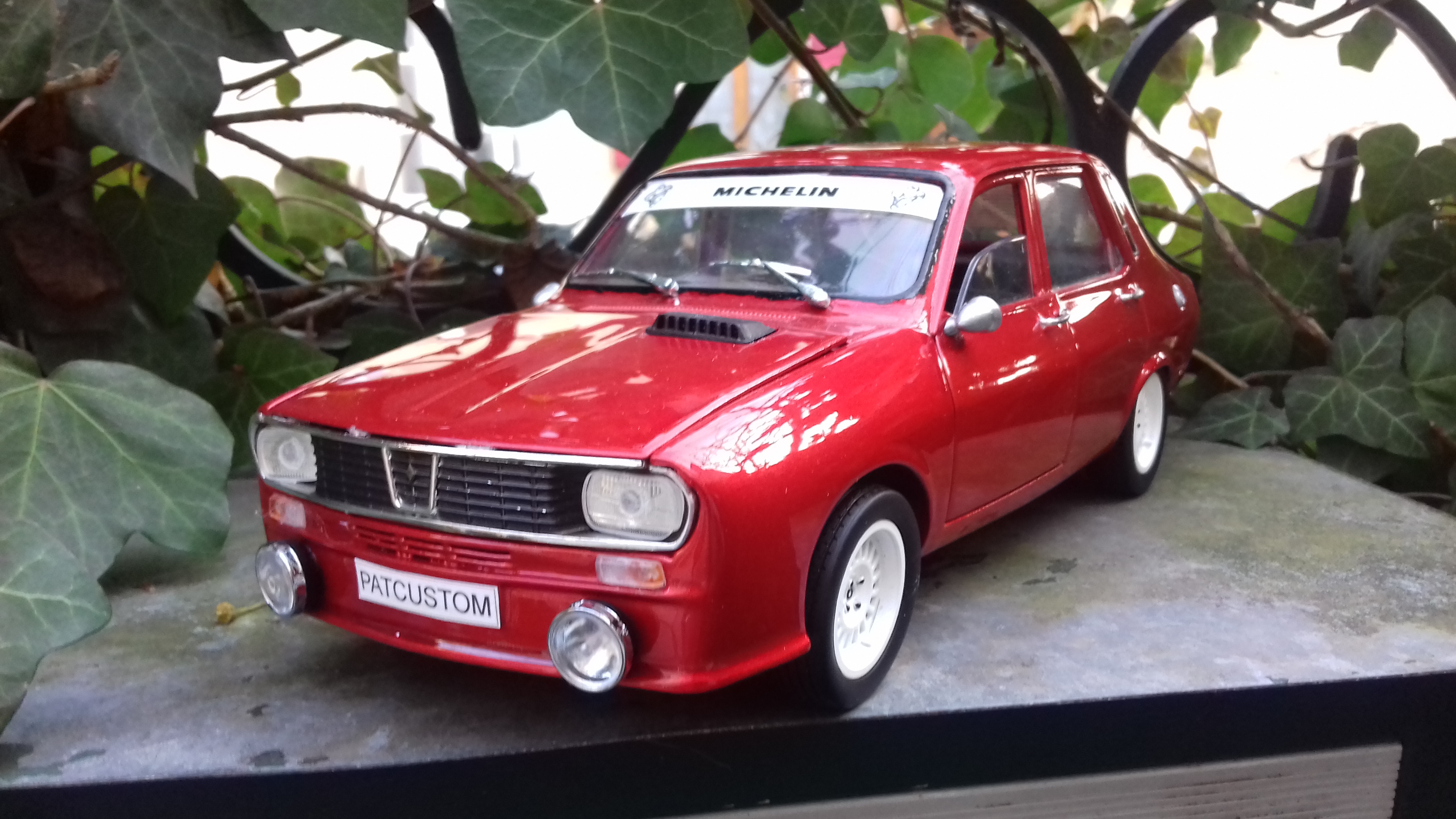 Renault 12 Gordini 1/18 Solido Gordini kit carrosserie antibrouillard red diecast model cars