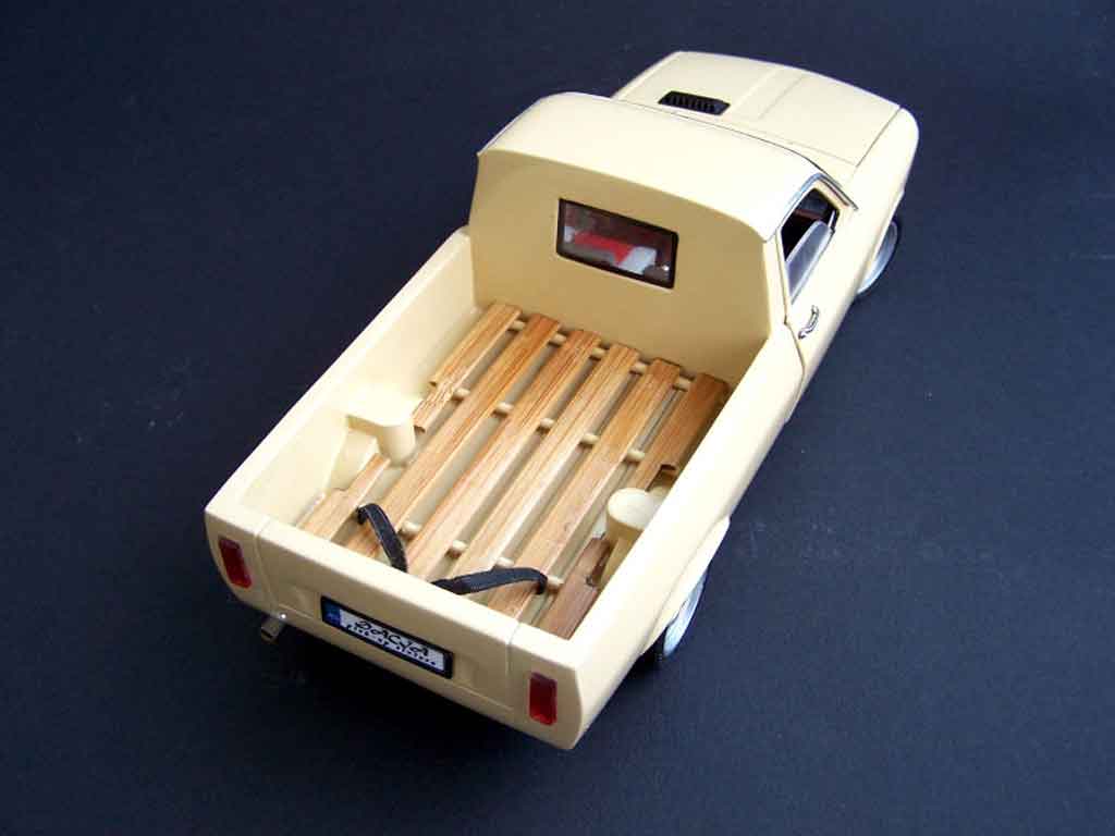 Renault 12 Pick up beige 1/18 Solido