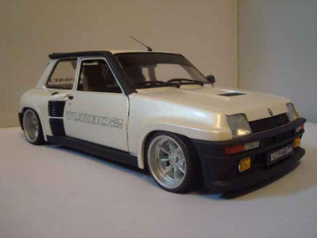 Renault 5 Turbo 1/18 Universal Hobbies Turbo 2 white diecast model cars