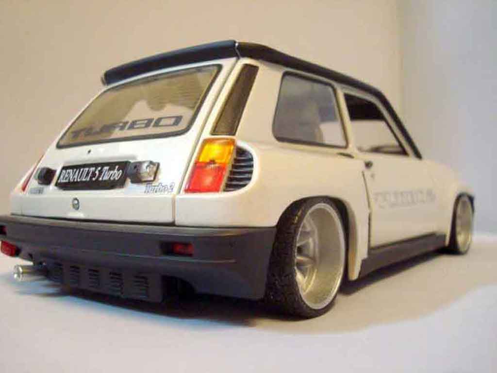 Renault 5 Turbo 2 white 1/18 Universal Hobbies