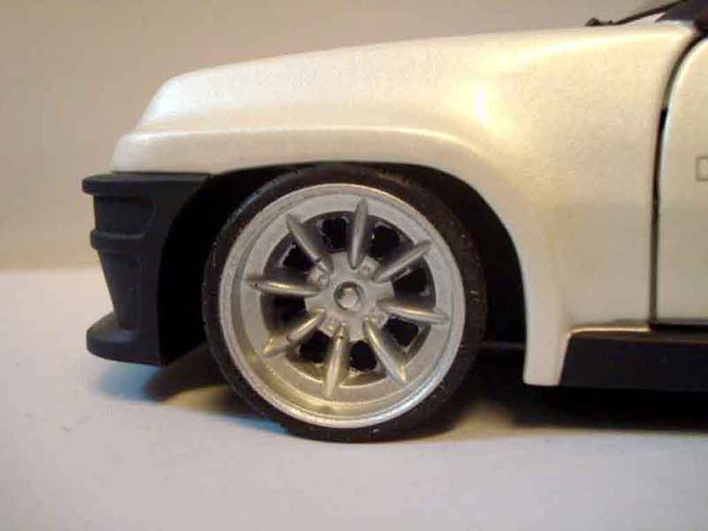 Renault 5 Turbo 2 white 1/18 Universal Hobbies