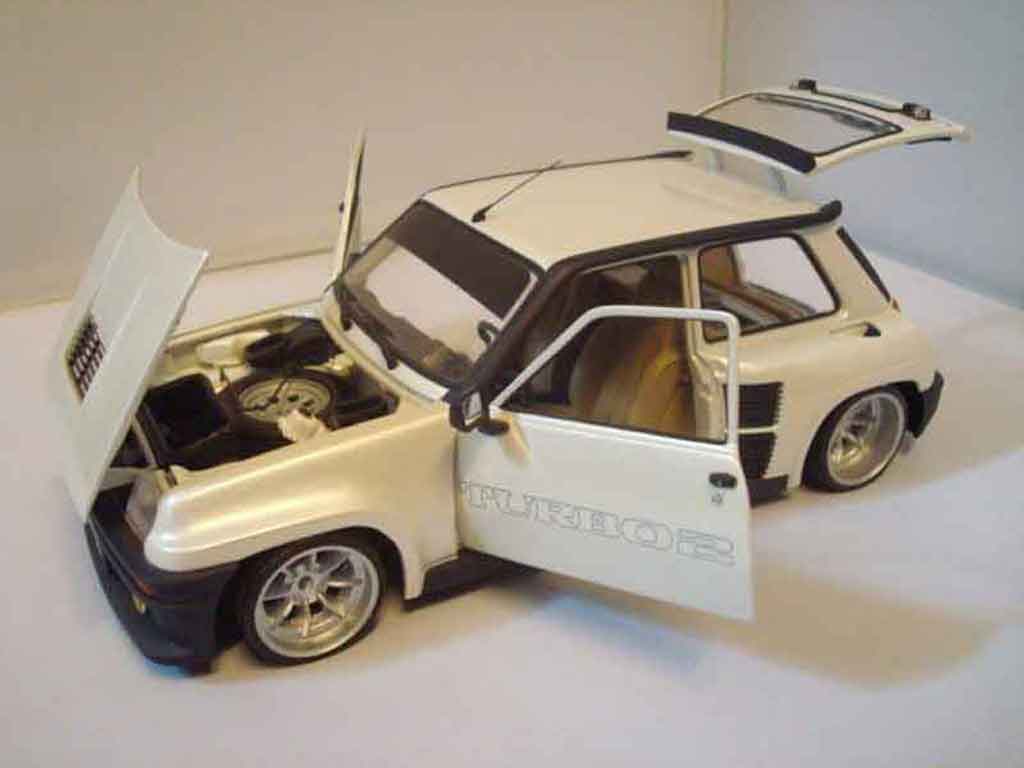 Renault 5 Turbo 2 white 1/18 Universal Hobbies